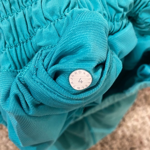 Lululemon Hotty Hot Short - Picture 3 of 4